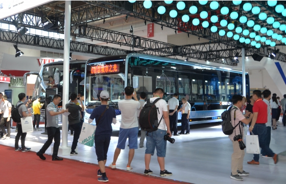 2019 معرض بكين الدولي للحافلات والشاحنات والمكونات ، بدأت King Long Bus في الجيل الجديد من شبكة النقل العام لشبكة 5G الذكية