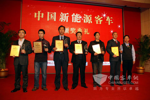 Kinglong يفوز بمساهمة كبيرة في جائزة حافلة الطاقة الجديدة